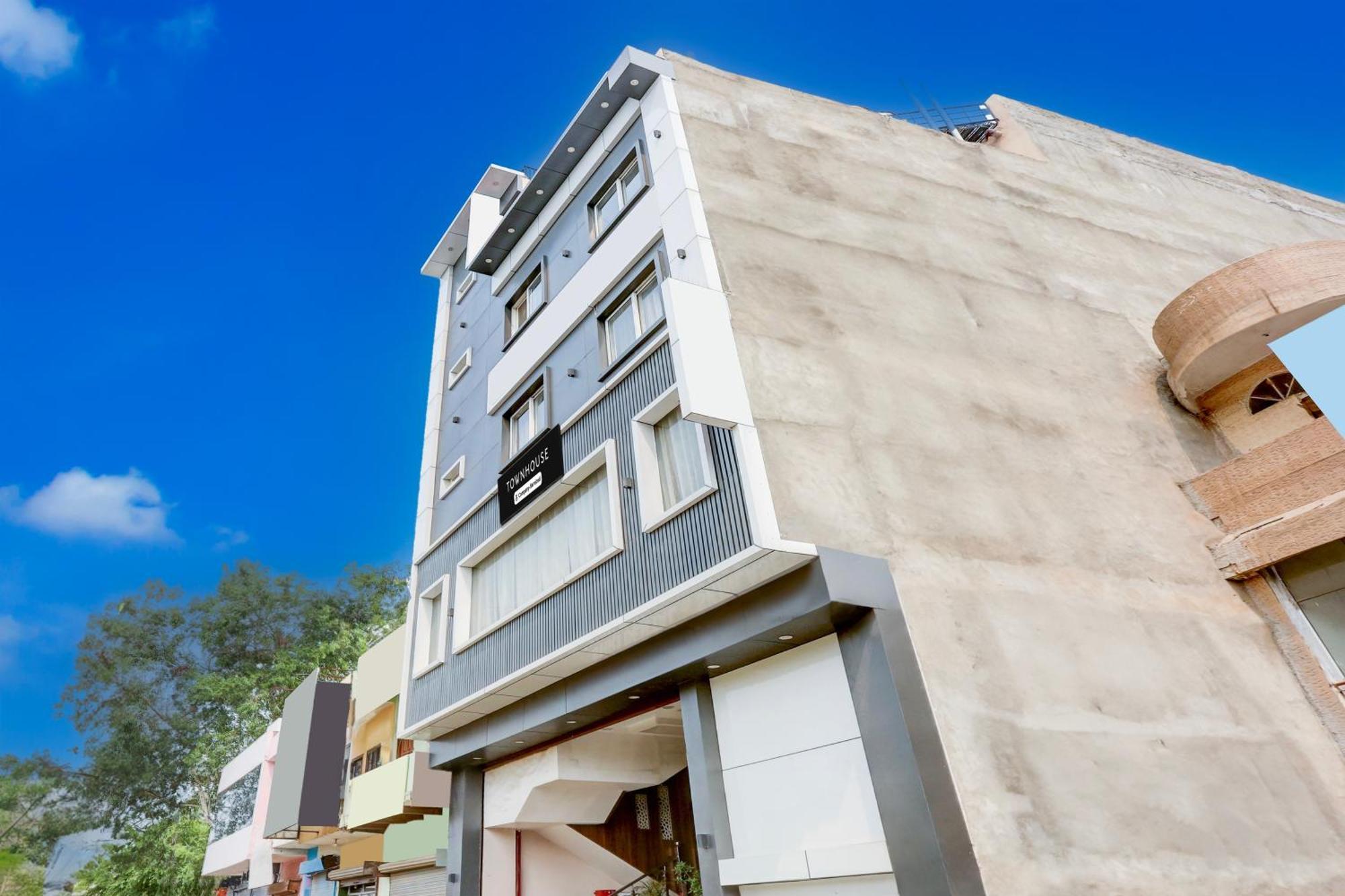 Super Townhouse Model Town Rohtak Formerly Hotel Tathastu Exterior foto