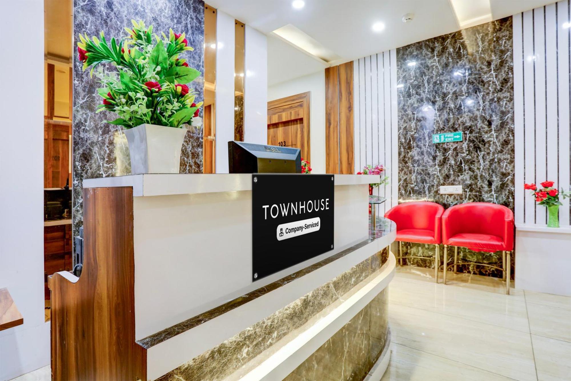 Super Townhouse Model Town Rohtak Formerly Hotel Tathastu Exterior foto